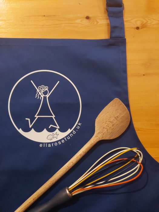 Navy apron with pocket